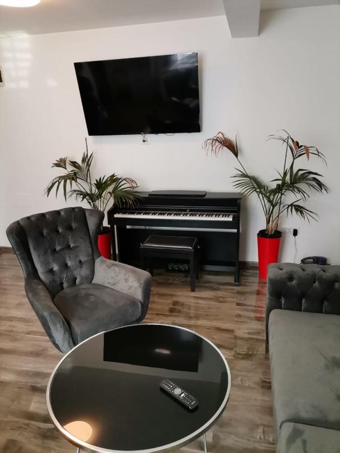 B&P Apartments Mamaia Nord 5 Navodari Bagian luar foto